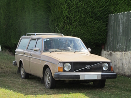 Thumb volvo 245